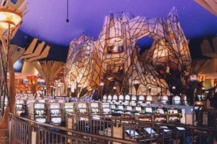 This sizable gaming & shopping complex with a hotel & restaurants features a harness racing track.
