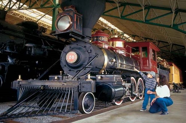 The museum has more than 100 historic locomotives and railroad cars that chronicle American railroad history. An interactive display allows visitors to "take the throttle" on a simulated run in a real freight locomotive, climb aboard a caboose, inspect a 62-ton locomotive from underneath, view restoration activities via closed-circuit television, enjoy interactive educational programs, and more.