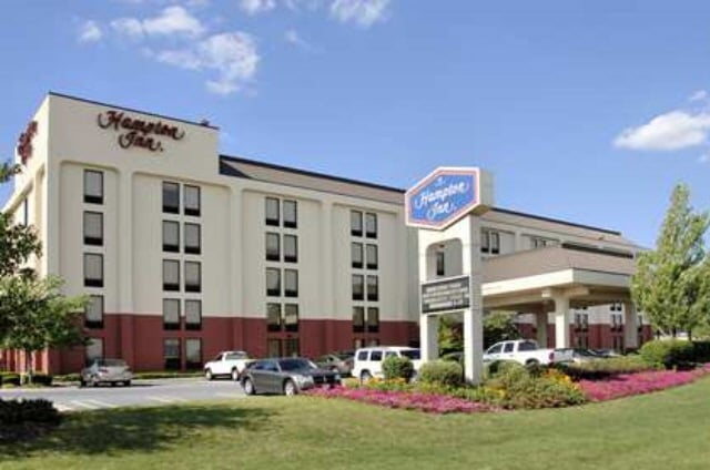 Enjoy your comfortable and inexpensive stay at our premier Hampton hotel