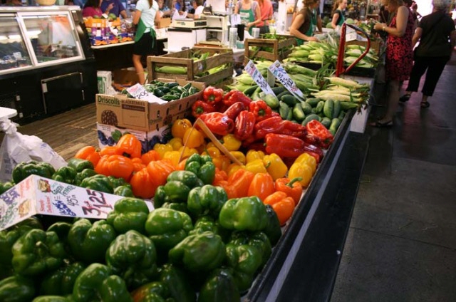 The country's oldest farmers' market, in the heart of Amish country occupies a beautiful 120 year old red brick building chock-full of local character. Regional food specialties include Pennsylvania Dutch sausage, scrapple (a breakfast meat of pork scraps and cornmeal), and headcheese (like scrapple, an acquired taste). You'll also find preserves, including chowchow (pickled vegetables in a spicy mustard sauce), and bread and butter pickles.