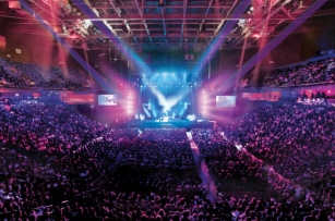 When it comes to live music and entertainment, top headlining concerts and premier sporting events, the 10,000-seat Mohegan Sun Arena, located in Connecticut, is the leader in the entertainment business. From Billy Joel, Fleetwood Mac, The Eagles, Taylor Swift, Jennifer Lopez, Jay Z, Keith Urban, Bon Jovi and Kenny Chesney in addition to championship boxing and MMA, top-touring stand-up comedy, WWE, NCAA Division 1 and professional basketball - Mohegan Sun gets them all.