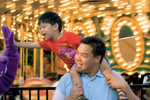 Hop aboard Dutch Wonderland's Carousel and hang out with Duke the Dragon