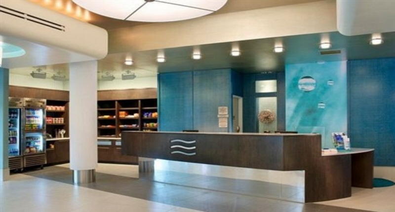 Beach Feeling Lobby brings energy to your morning when you step in